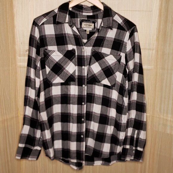 Express Womens Boyfriend Black White Plaid Flannel Shirt Medium - Picture 1 of 5